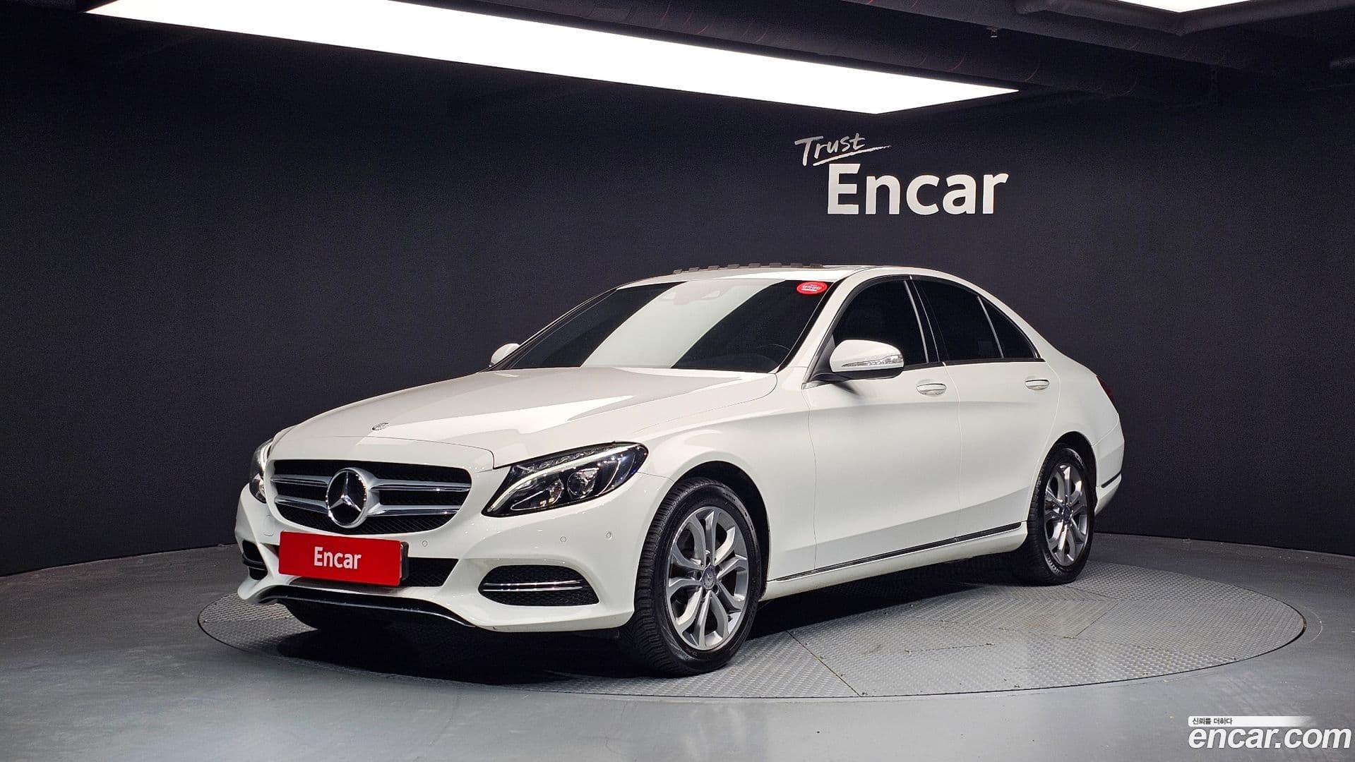 Main__Slider__Photo:C-Class Mercedes-Benz 2015.6-0