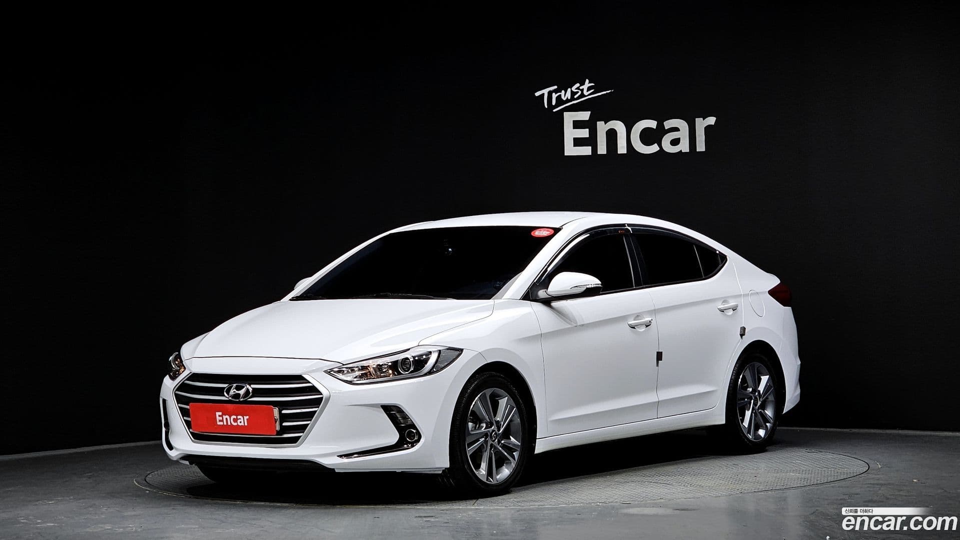 Main__Slider__Photo:AVANTE Hyundai 2017.1-0