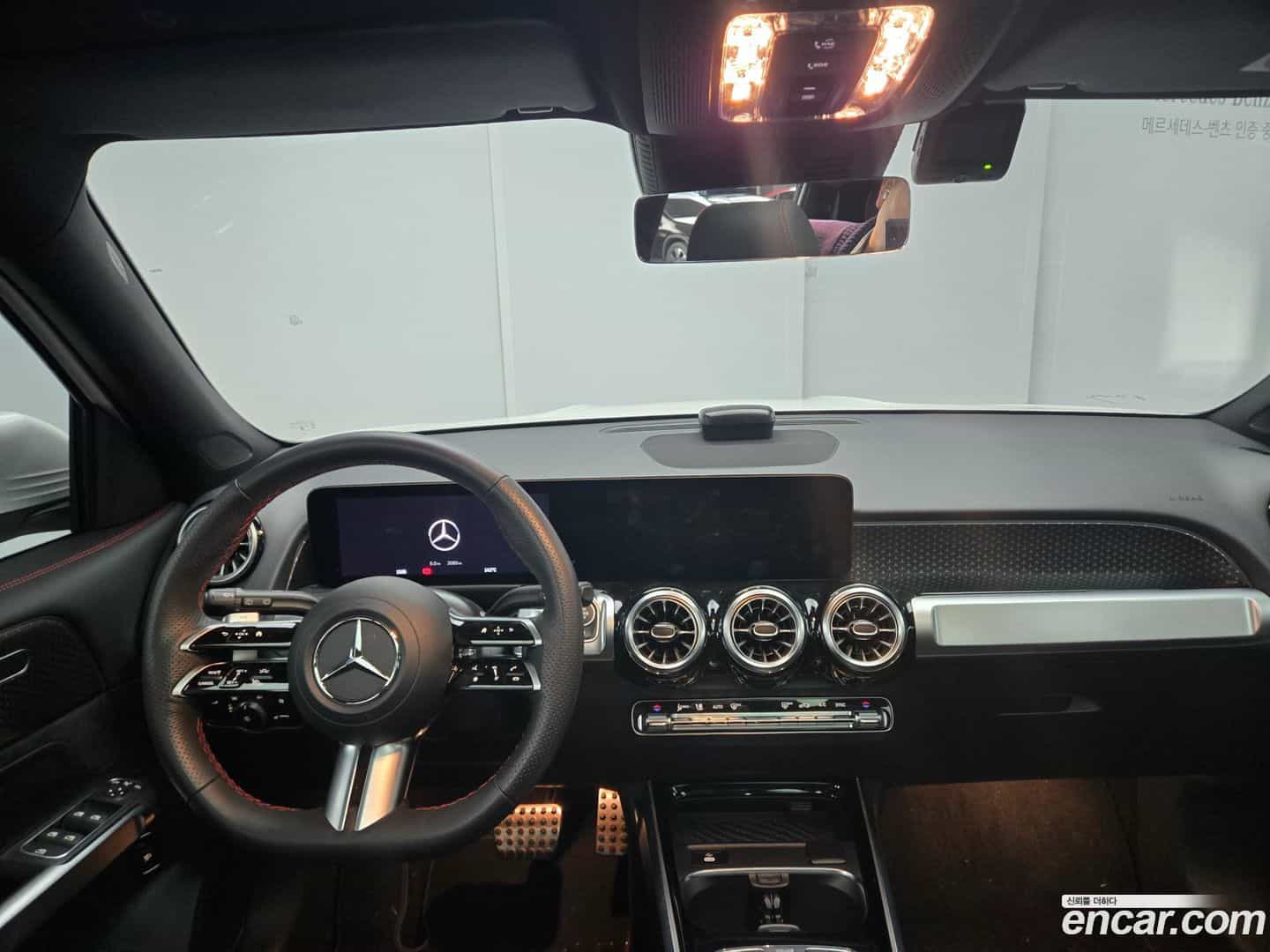GLB-Class Mercedes-Benz 2025.4-INNER-007