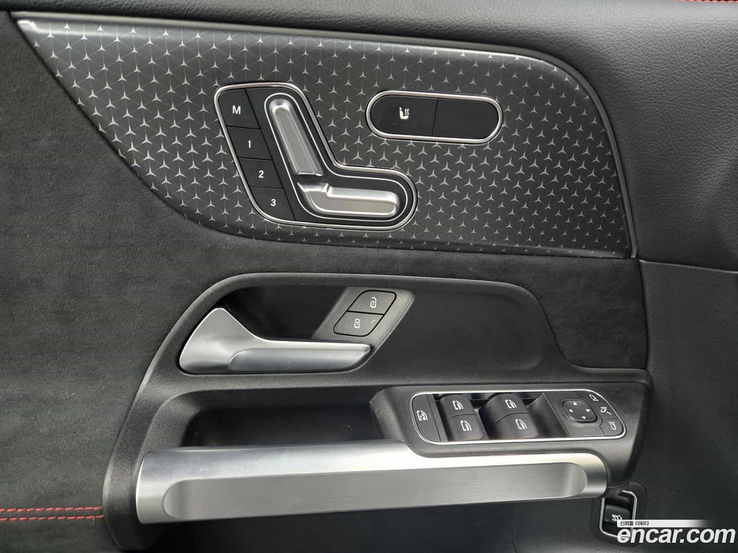 GLB-Class Mercedes-Benz 2025.4-INNER-008