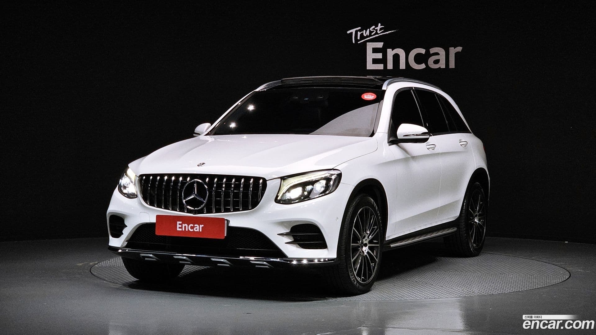 Main__Slider__Photo:GLC-Class Mercedes-Benz 2019.8-0