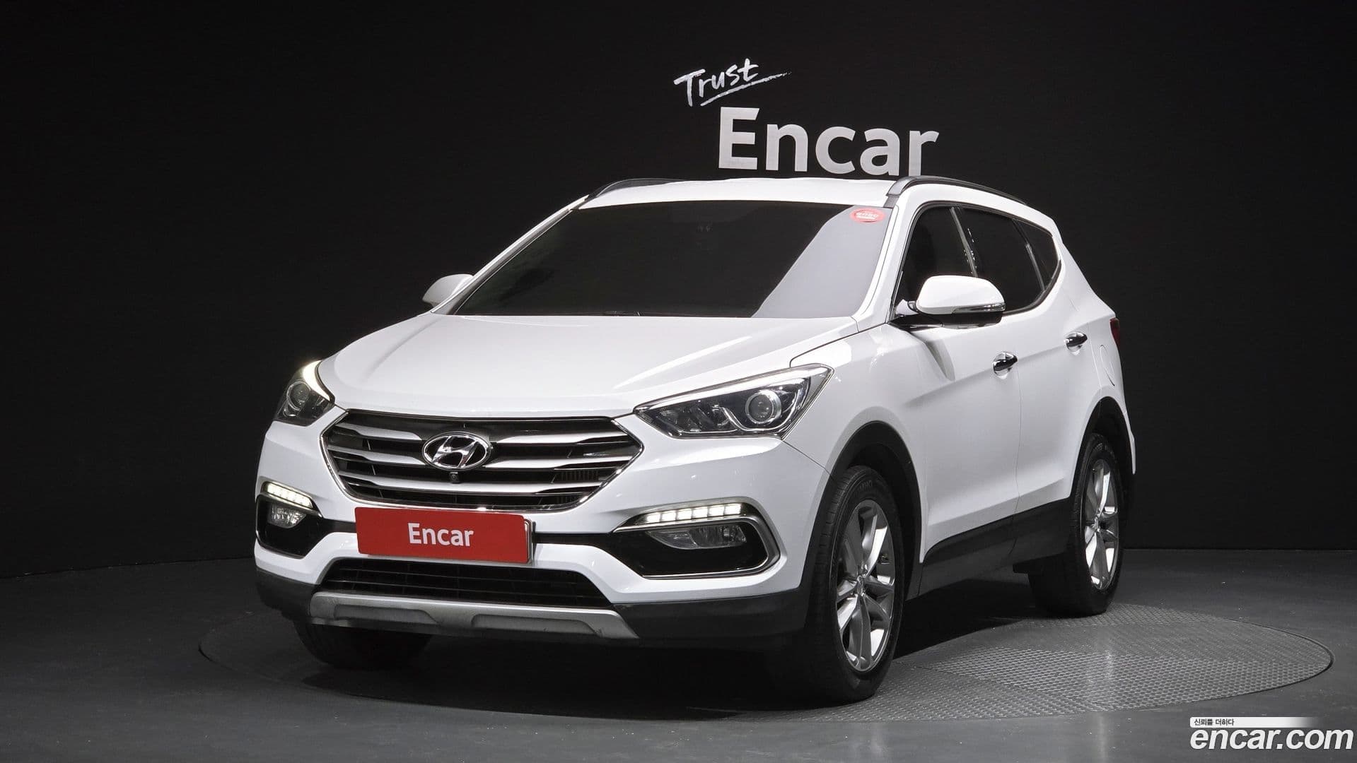 Main__Slider__Photo:Santafe Hyundai 2015.9-0