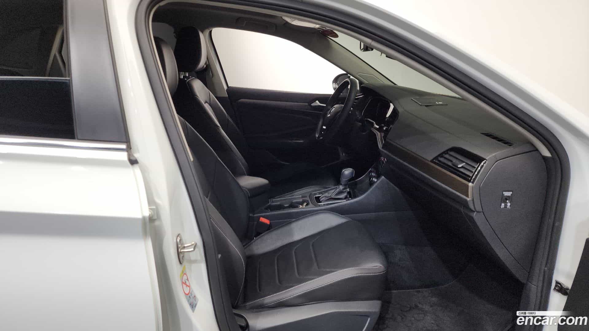 Jetta Volkswagen 2021.2-OPTION-015