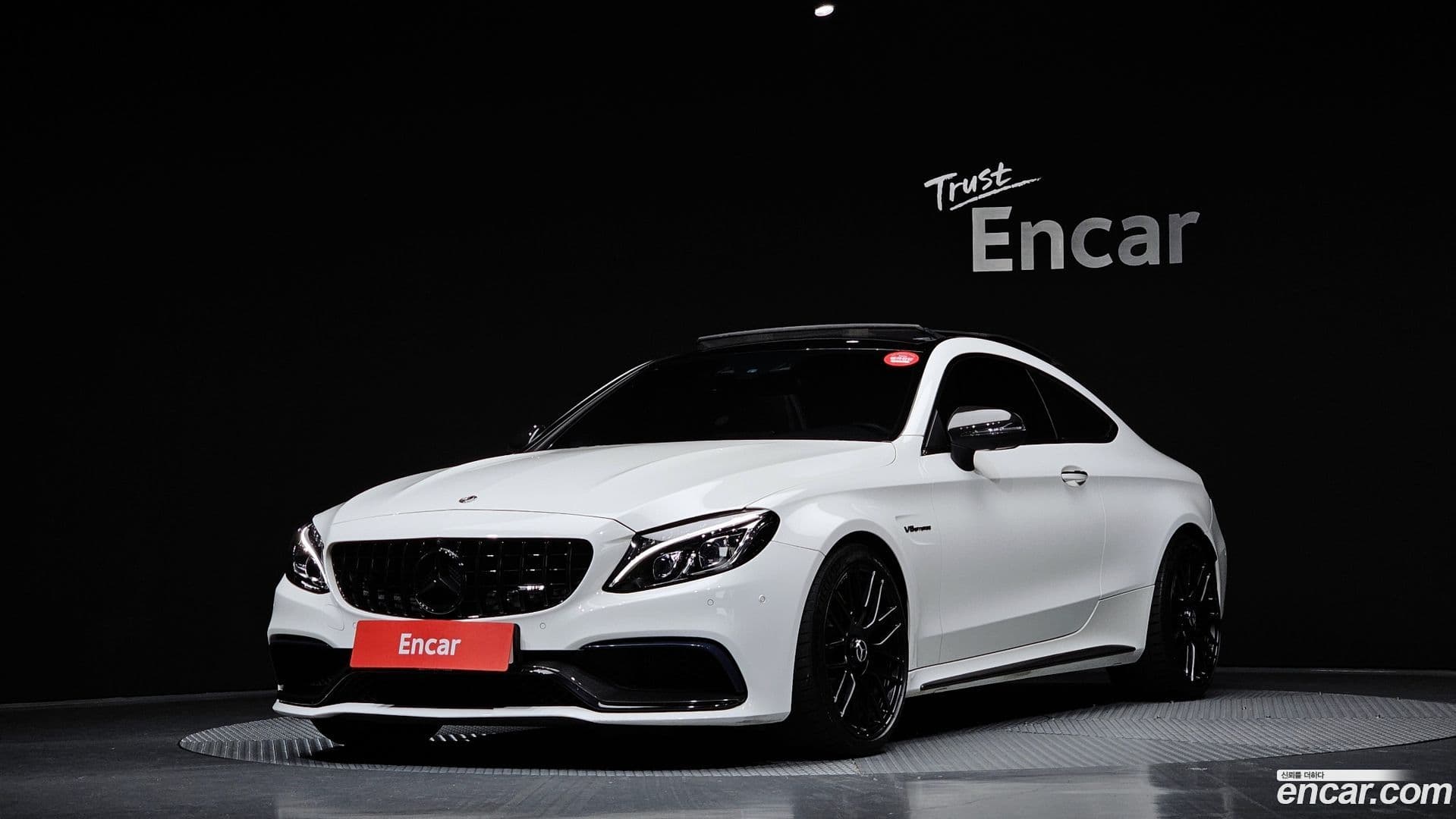 Main__Slider__Photo:C-Class Mercedes-Benz 2017.8-0