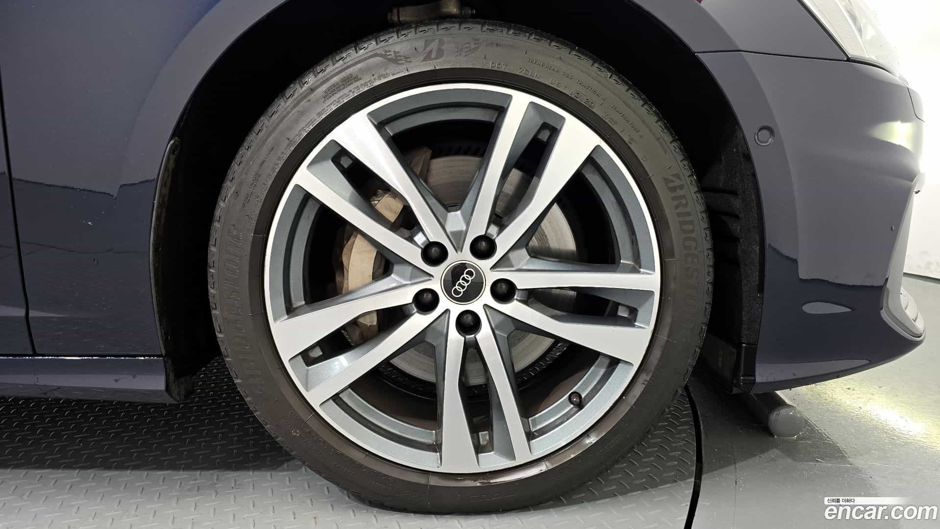 A6 Audi 2021.11-OUTER-005