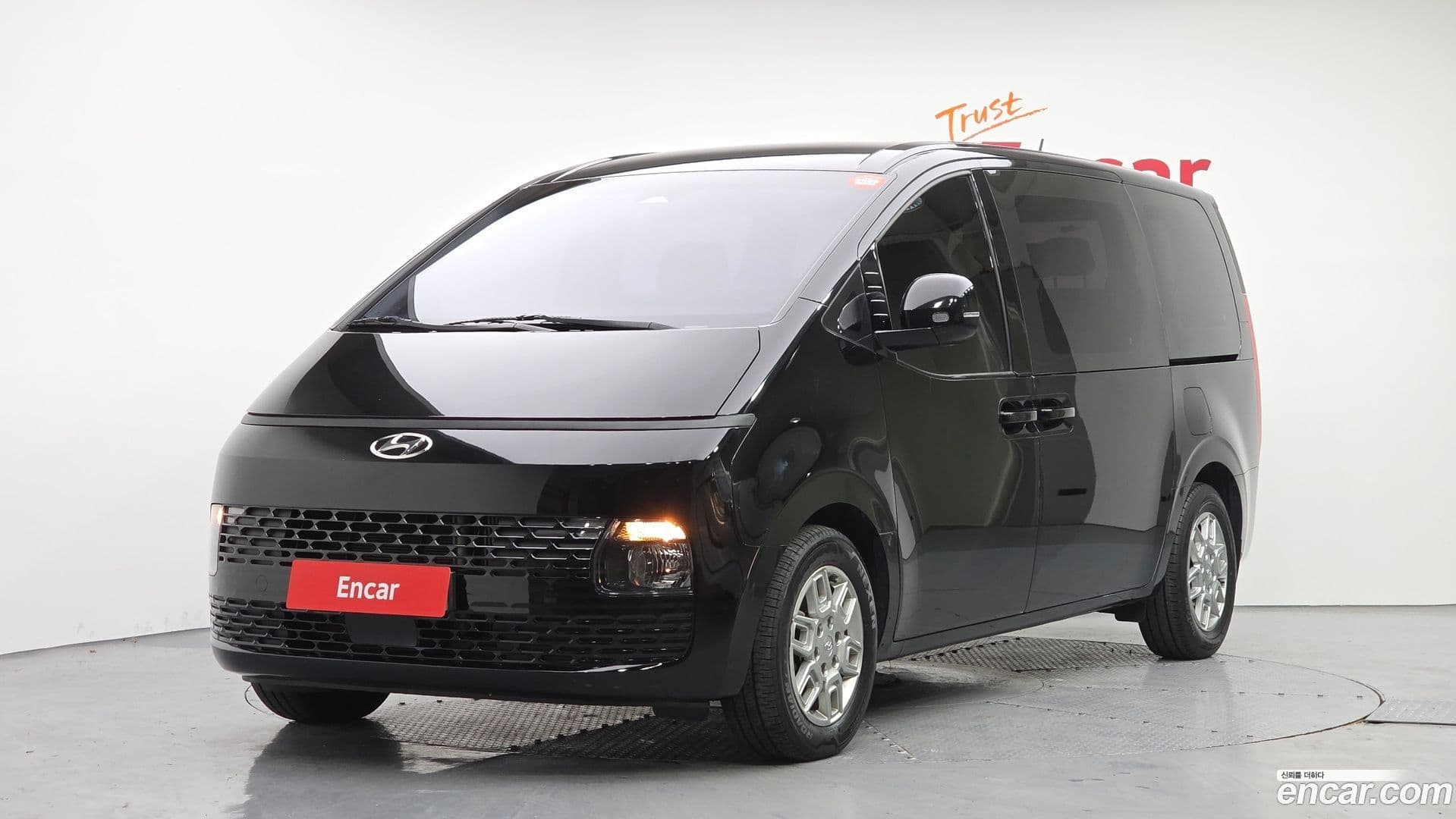 Main__Slider__Photo:Staria Hyundai 2022.4-0