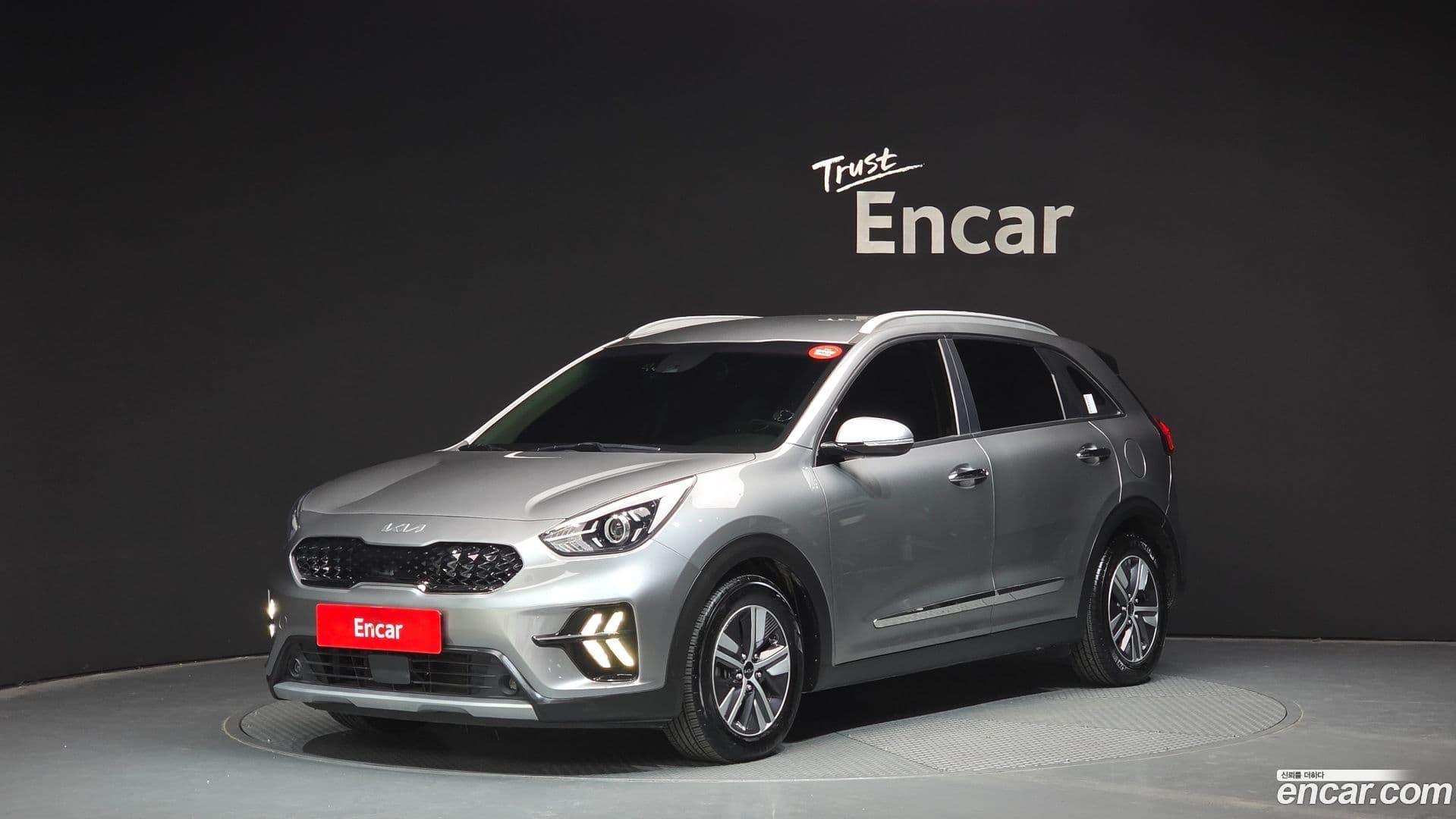 Main__Slider__Photo:Niro Kia 2021.9-0
