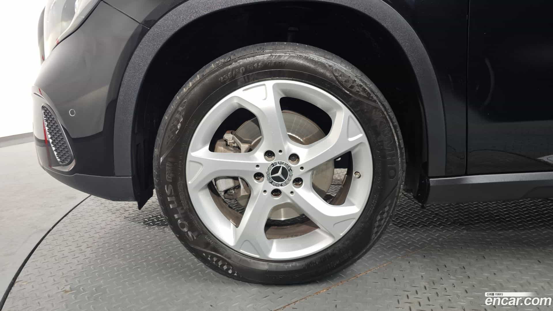GLA-Class Mercedes-Benz 2018.1-OUTER-005