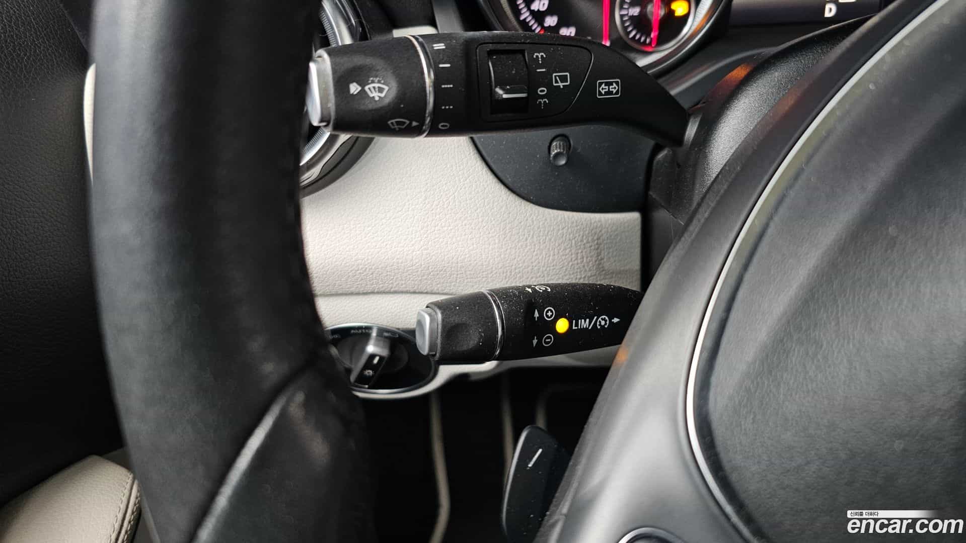 GLA-Class Mercedes-Benz 2018.1-OPTION-022