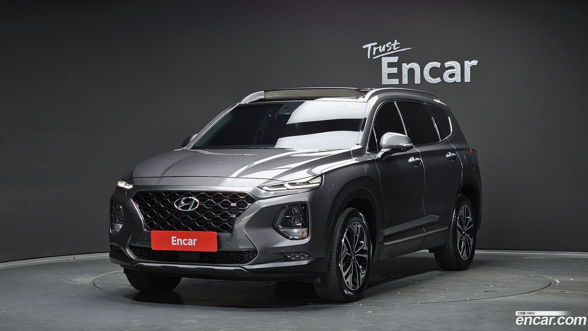 Main__Slider__Photo:Santafe Hyundai 2018.6-0