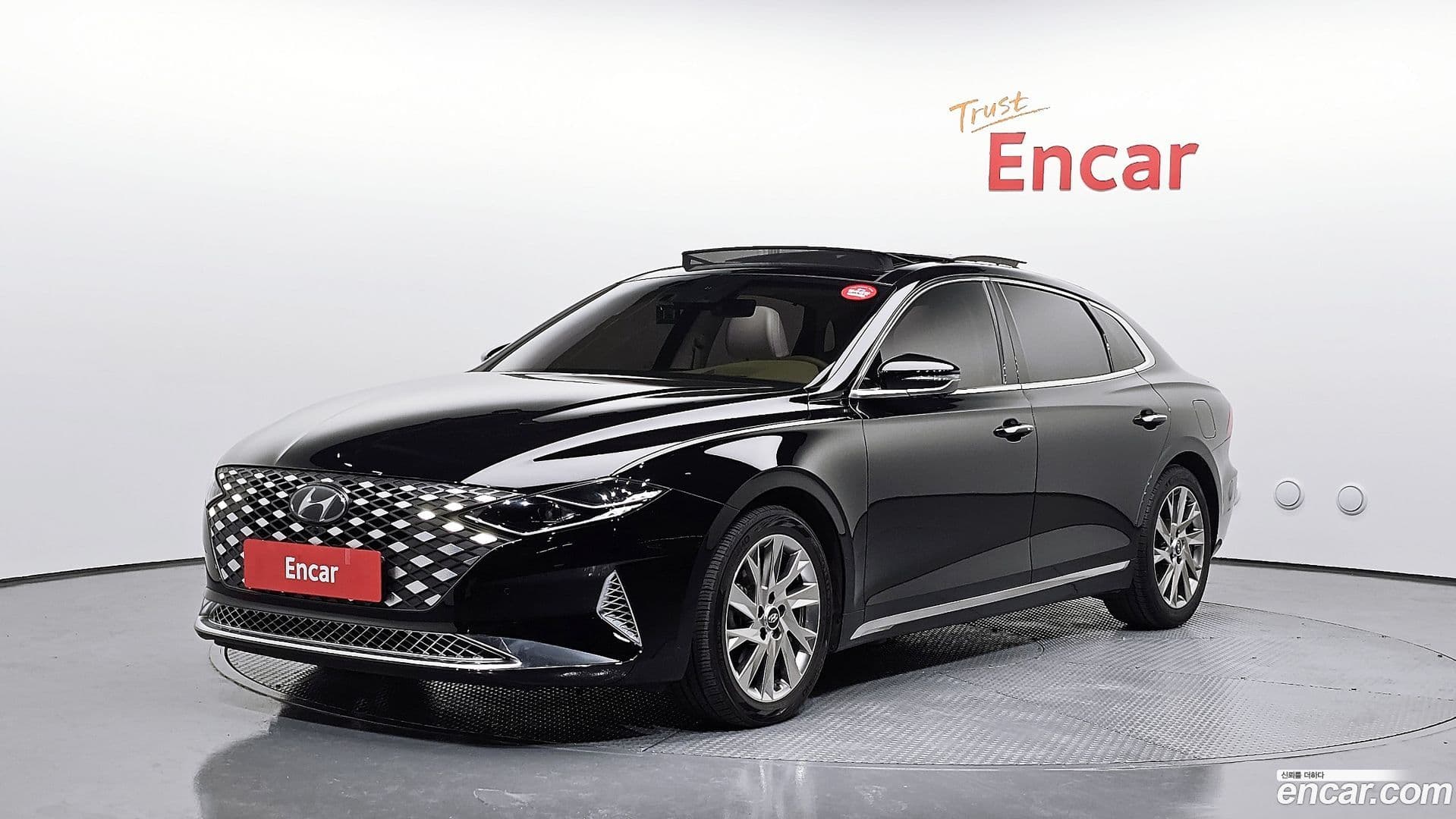 Main__Slider__Photo:Grandeur Hyundai 2021.9-0