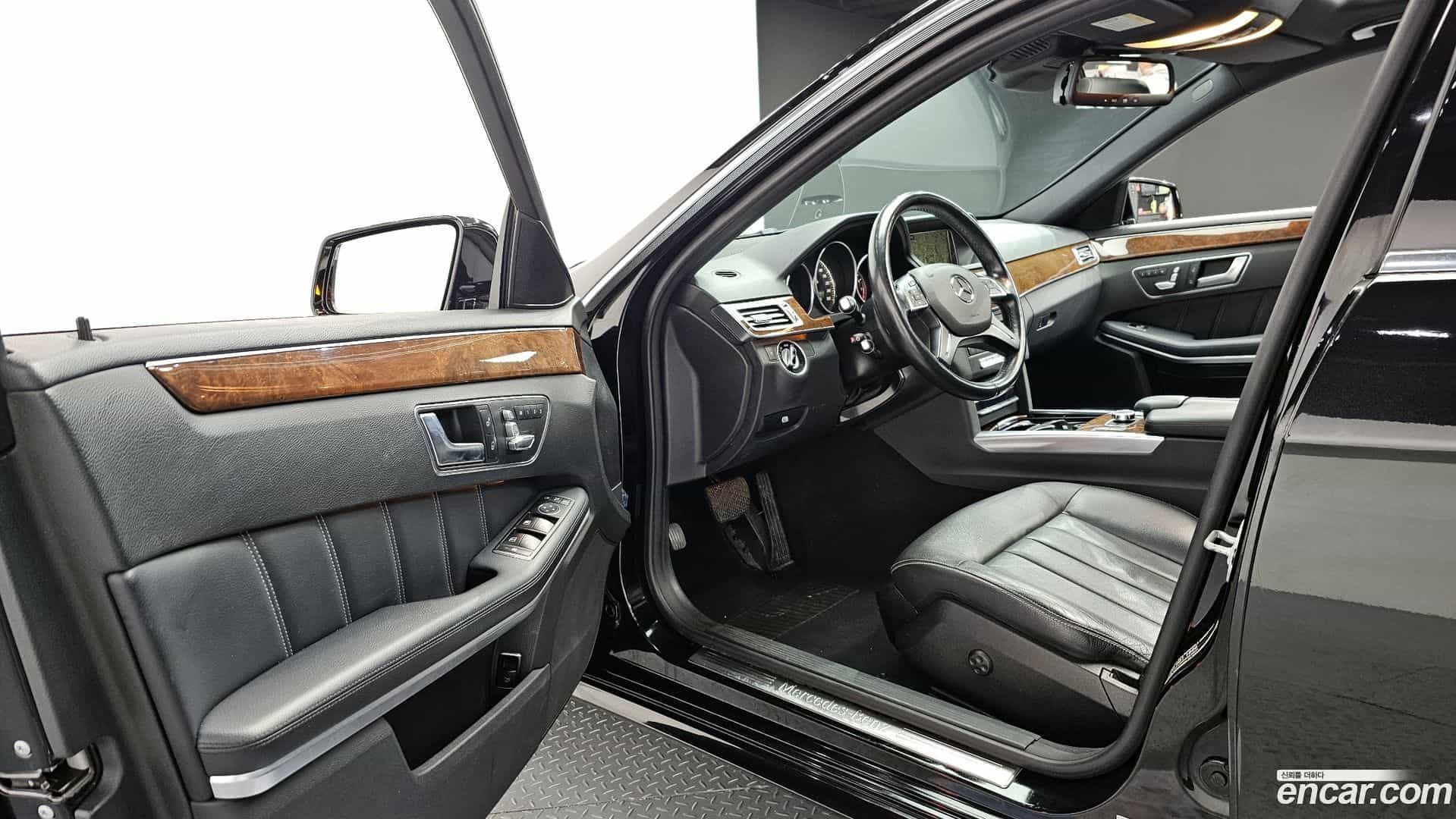 E-Class Mercedes-Benz 2016.0-OPTION-015