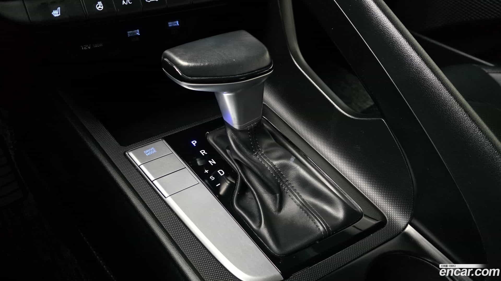 AVANTE Hyundai 2020.5-INNER-009