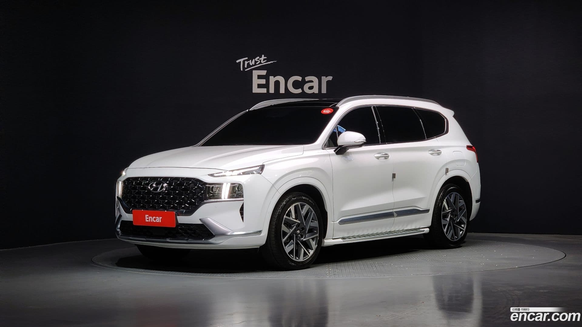 Main__Slider__Photo:Santafe Hyundai 2021.4-0