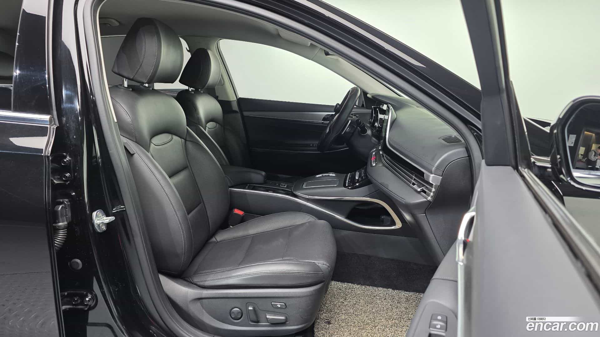 Grandeur Hyundai 2021.10-INNER-010