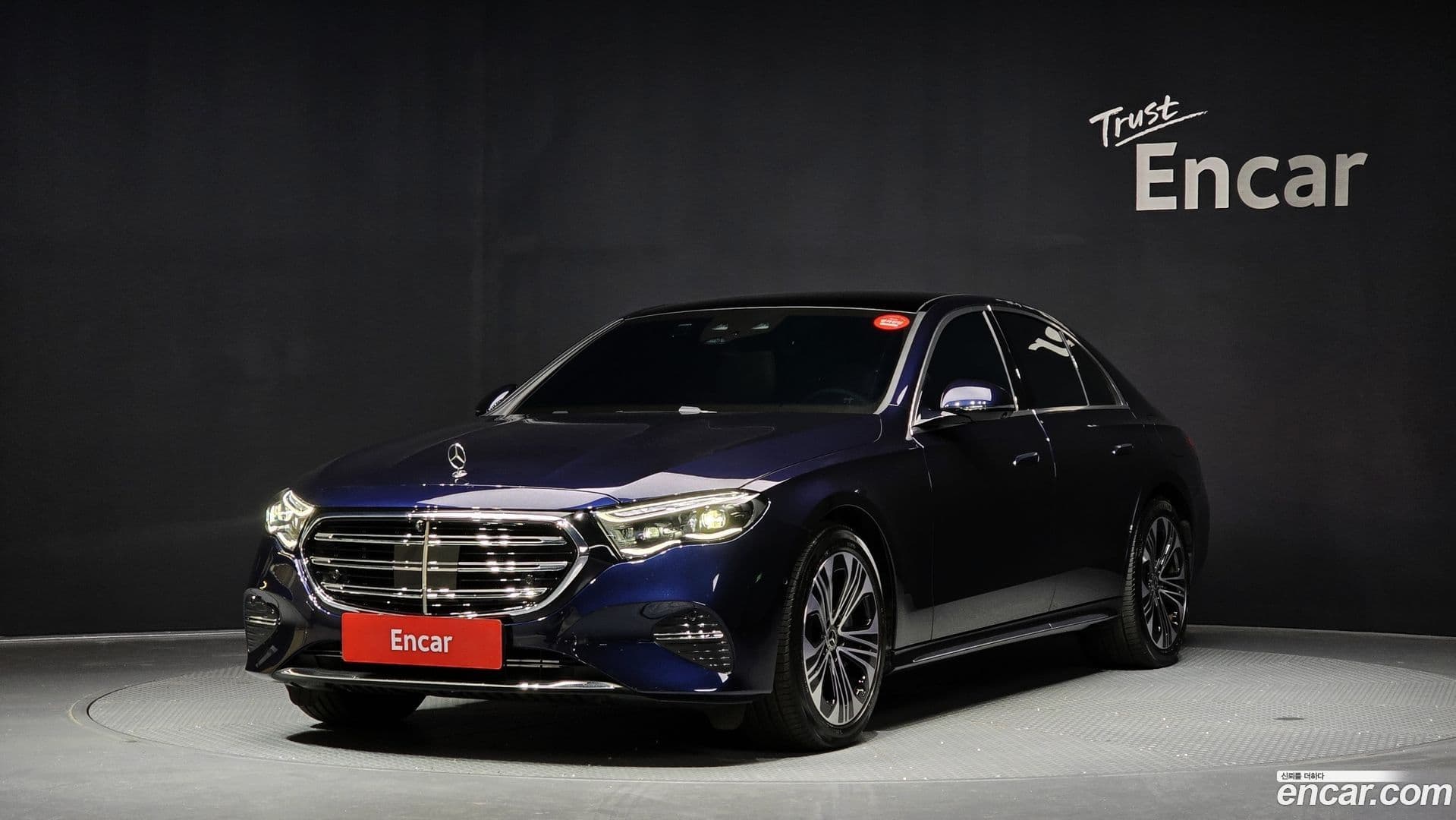 Main__Slider__Photo:E-Class Mercedes-Benz 2025.0-0