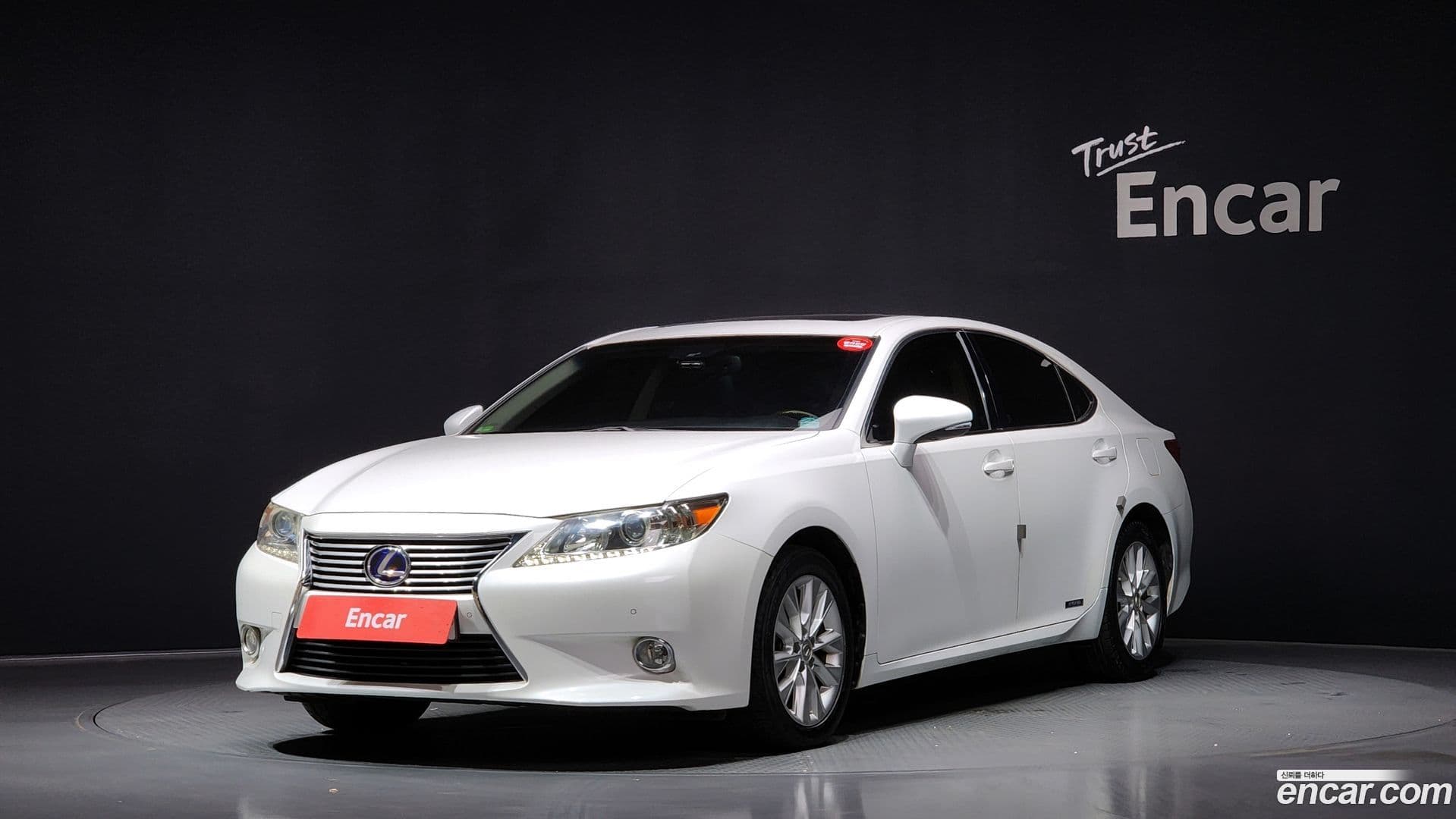 Main__Slider__Photo:ES Lexus 2013.3-0