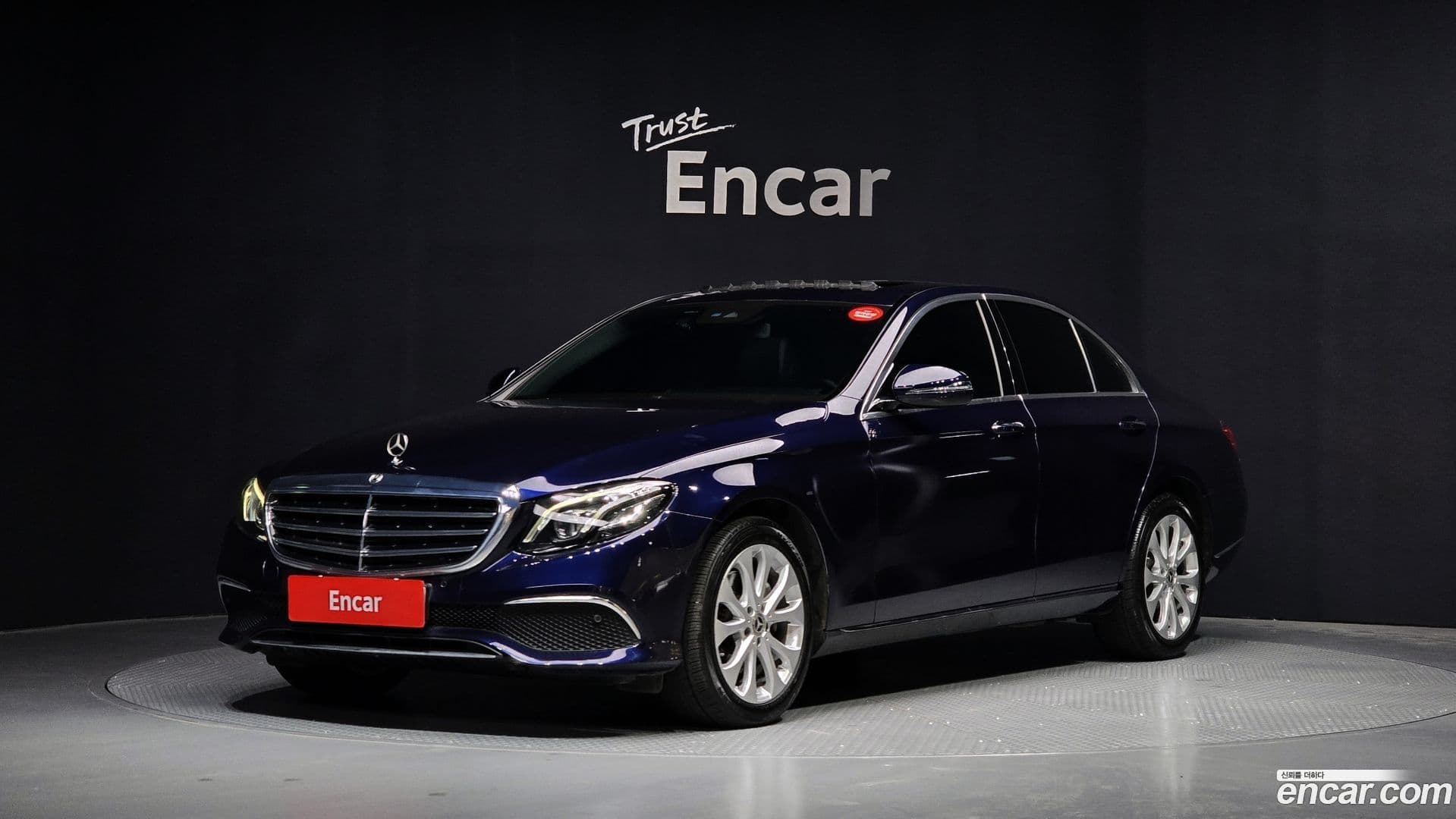 Main__Slider__Photo:E-Class Mercedes-Benz 2020.3-0