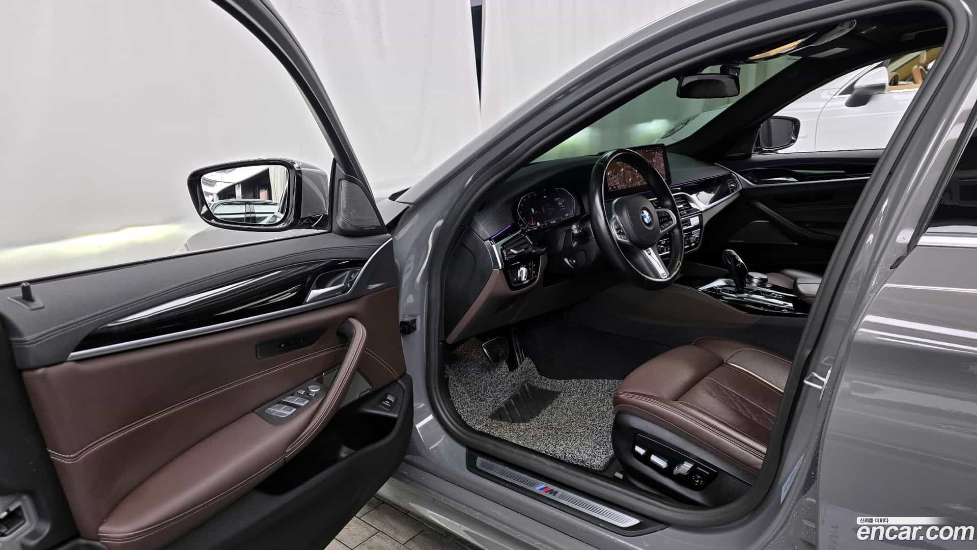 5-Series BMW 2022.2-INNER-010