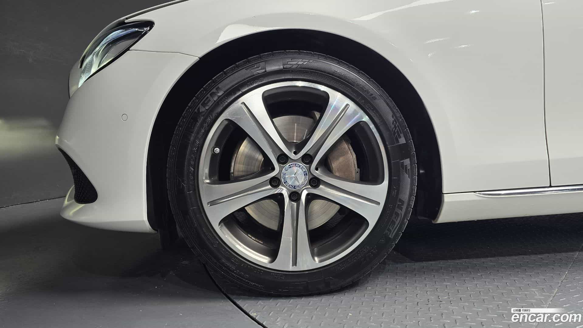 E-Class Mercedes-Benz 2016.6-OUTER-005