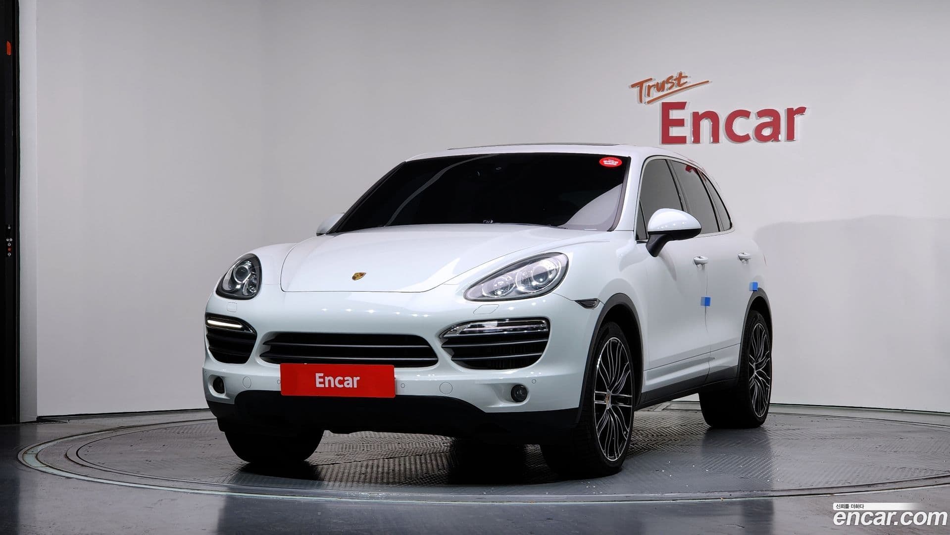 Main__Slider__Photo:Cayenne Porsche 2013.4-0