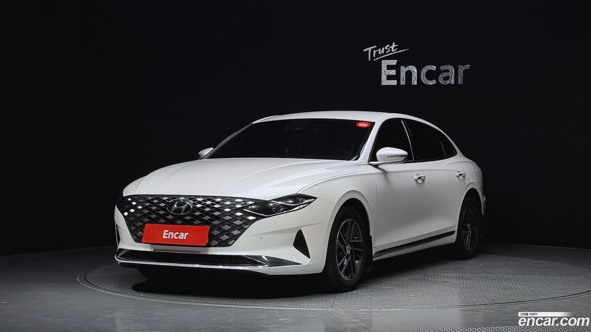 Main__Slider__Photo:Grandeur Hyundai 2020.7-0