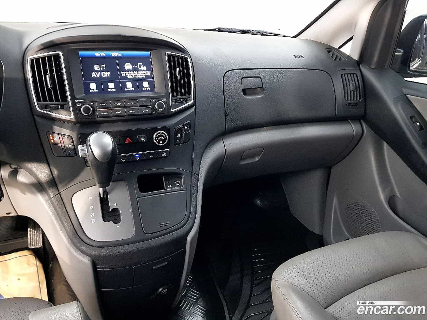 Starex Hyundai 2020.10-INNER-009