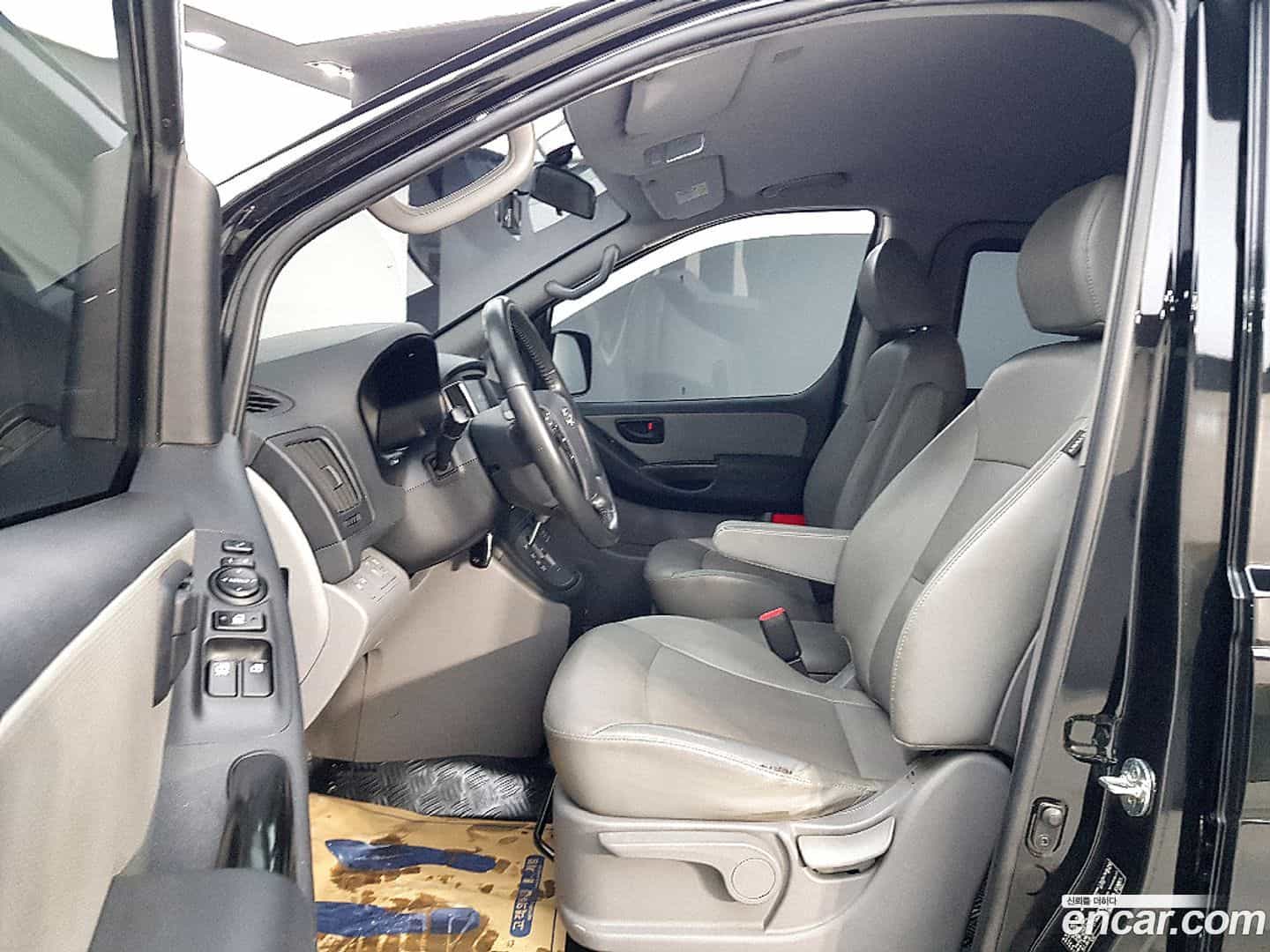 Starex Hyundai 2020.10-INNER-010
