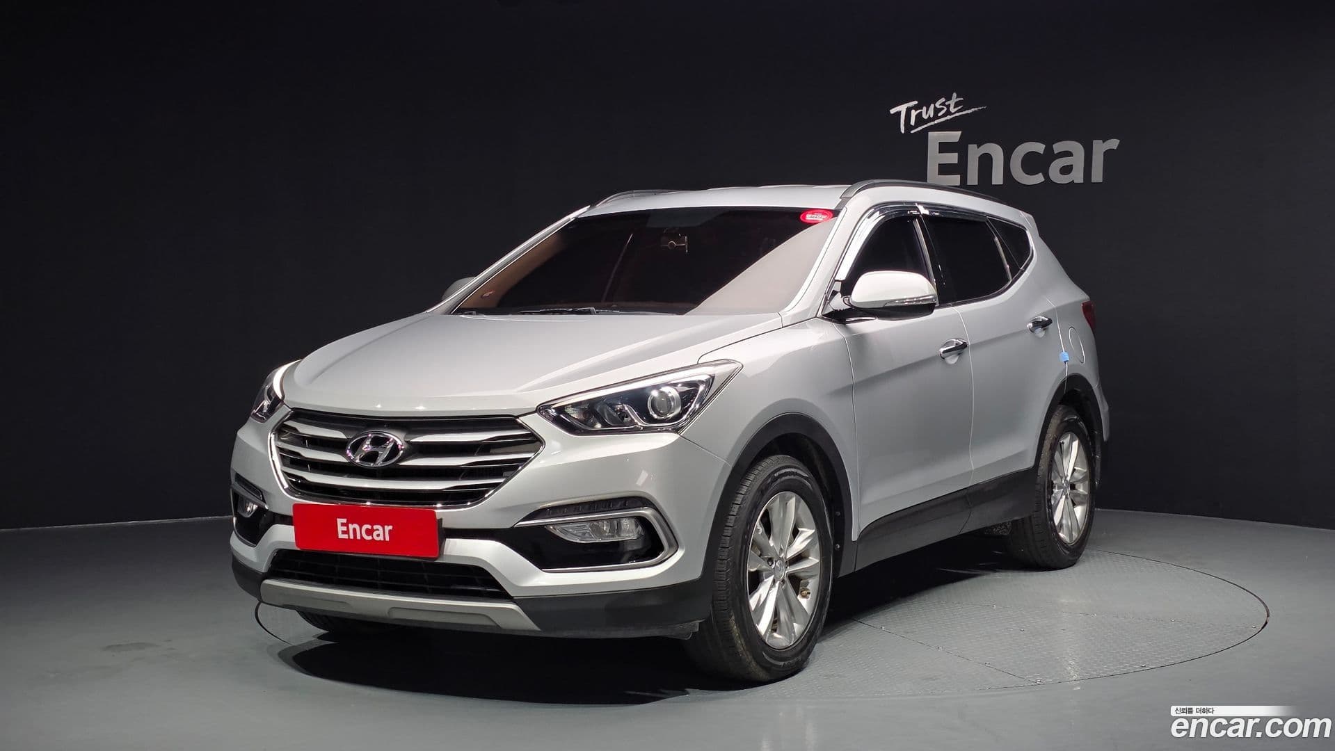 Main__Slider__Photo:Santafe Hyundai 2016.8-0