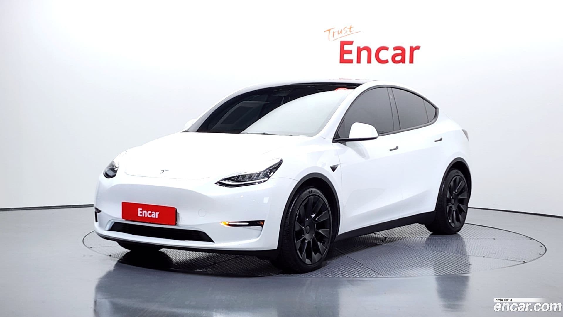 Main__Slider__Photo:Model Y Tesla 2022.5-0