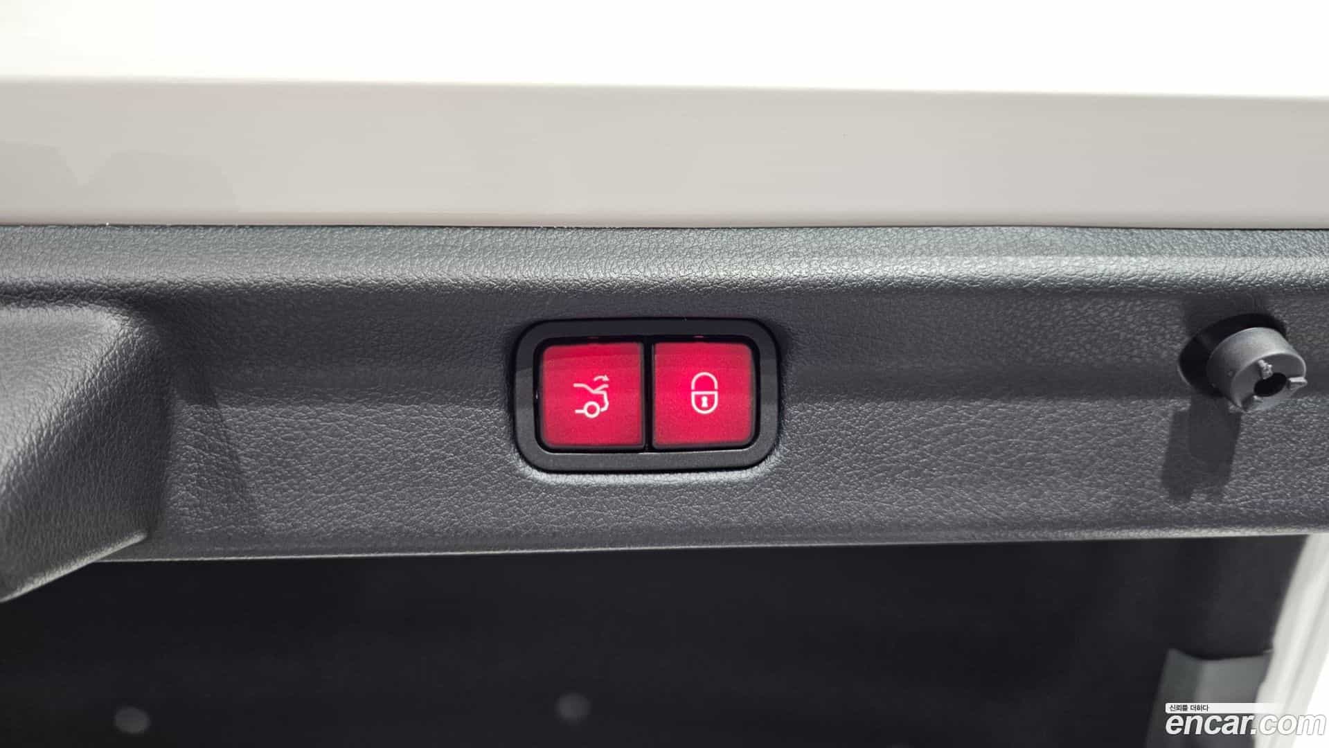EQE Mercedes-Benz 2023.6-OPTION-024