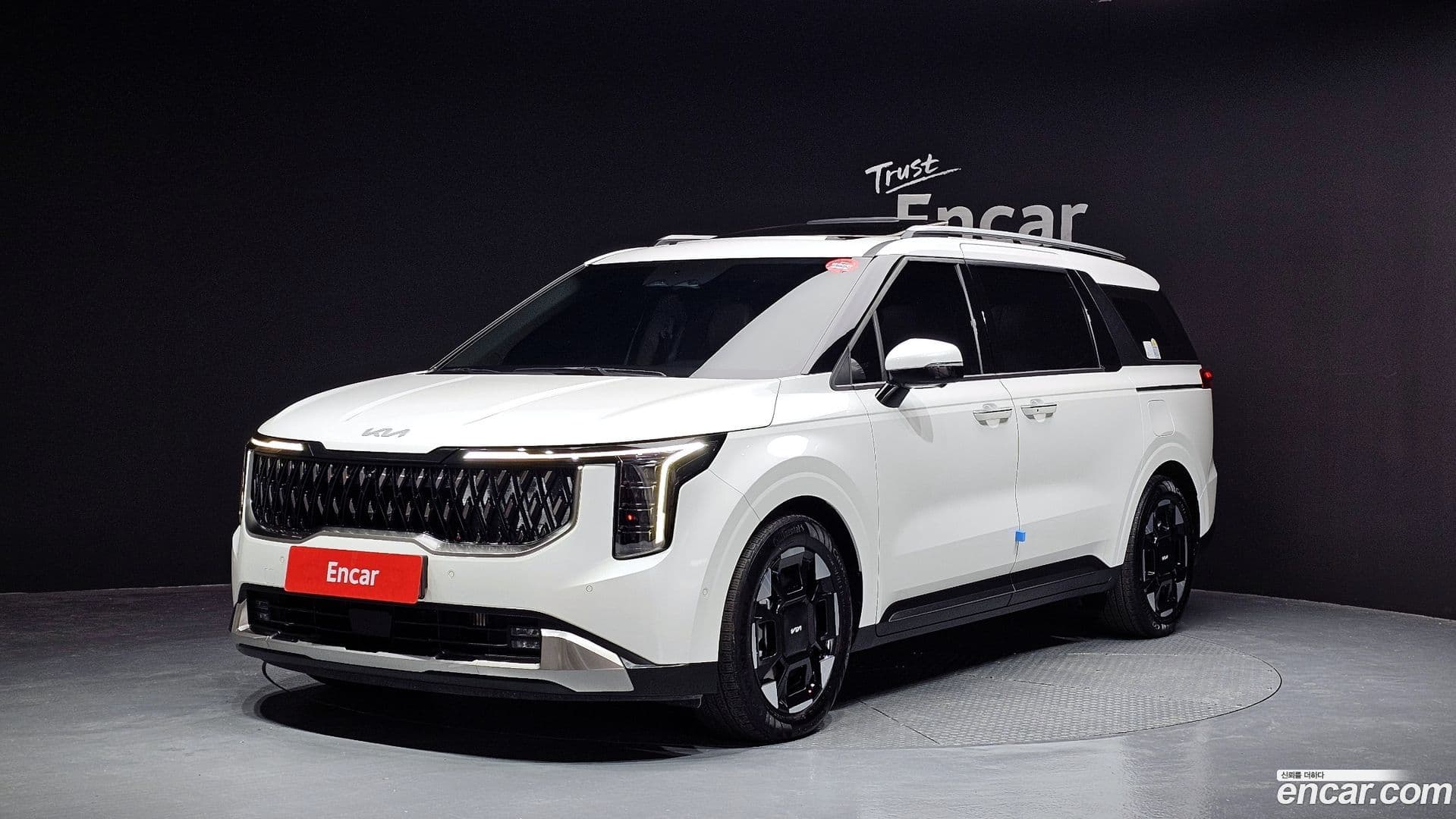 Main__Slider__Photo:Canival Kia 2023.11-0