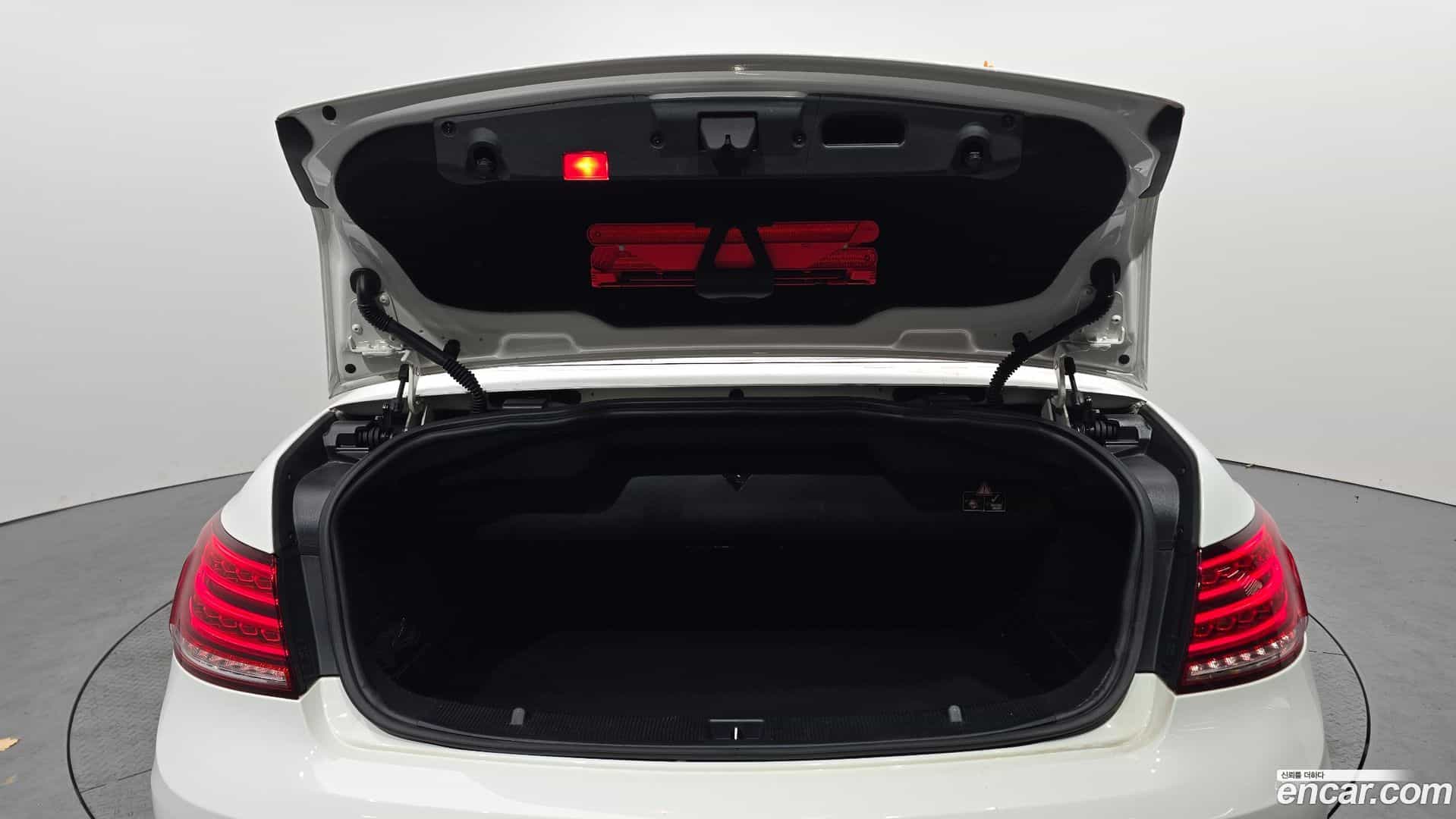 E-Class Mercedes-Benz 2014.4-OPTION-024