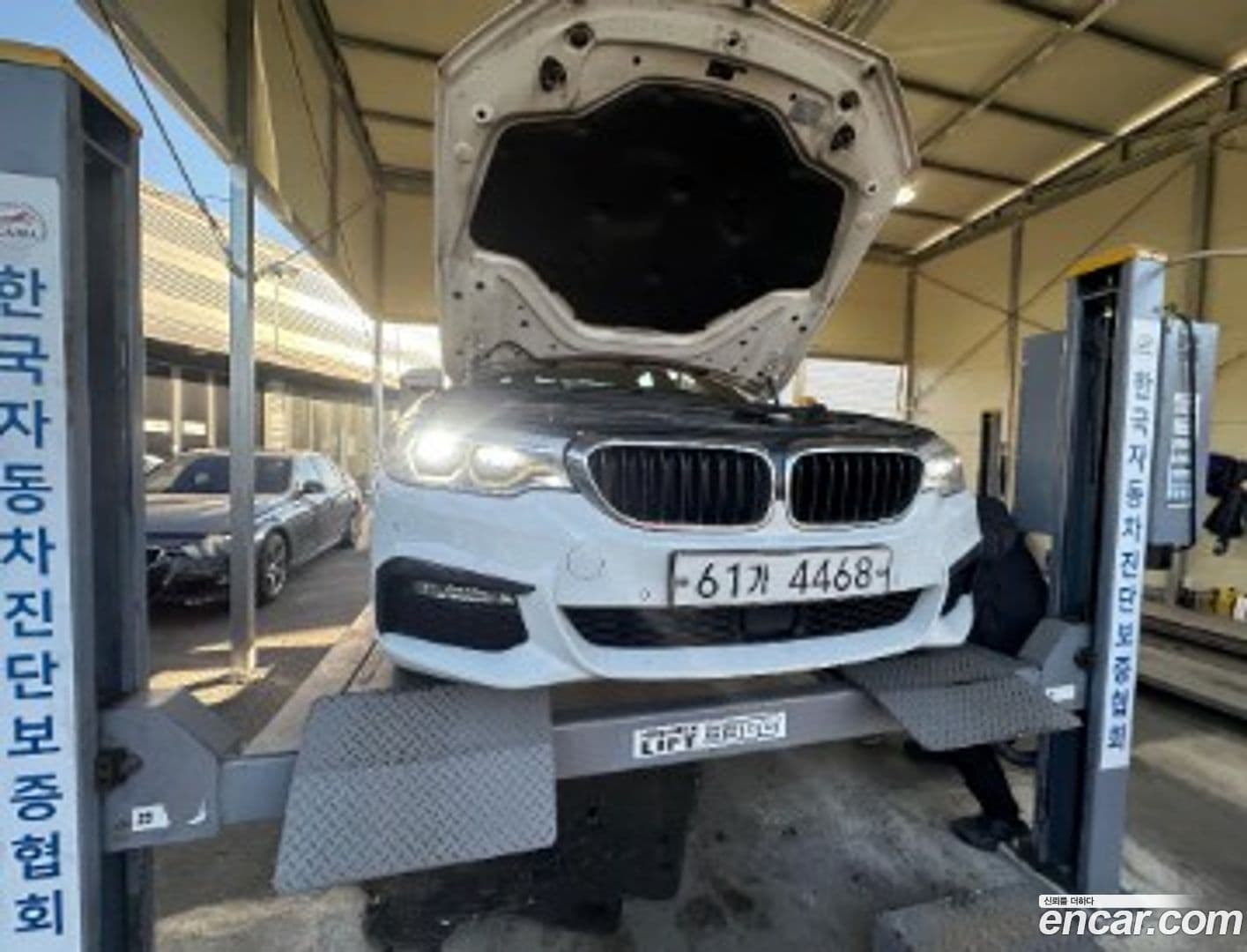 Main__Slider__Photo:5-Series BMW 2017.7-0