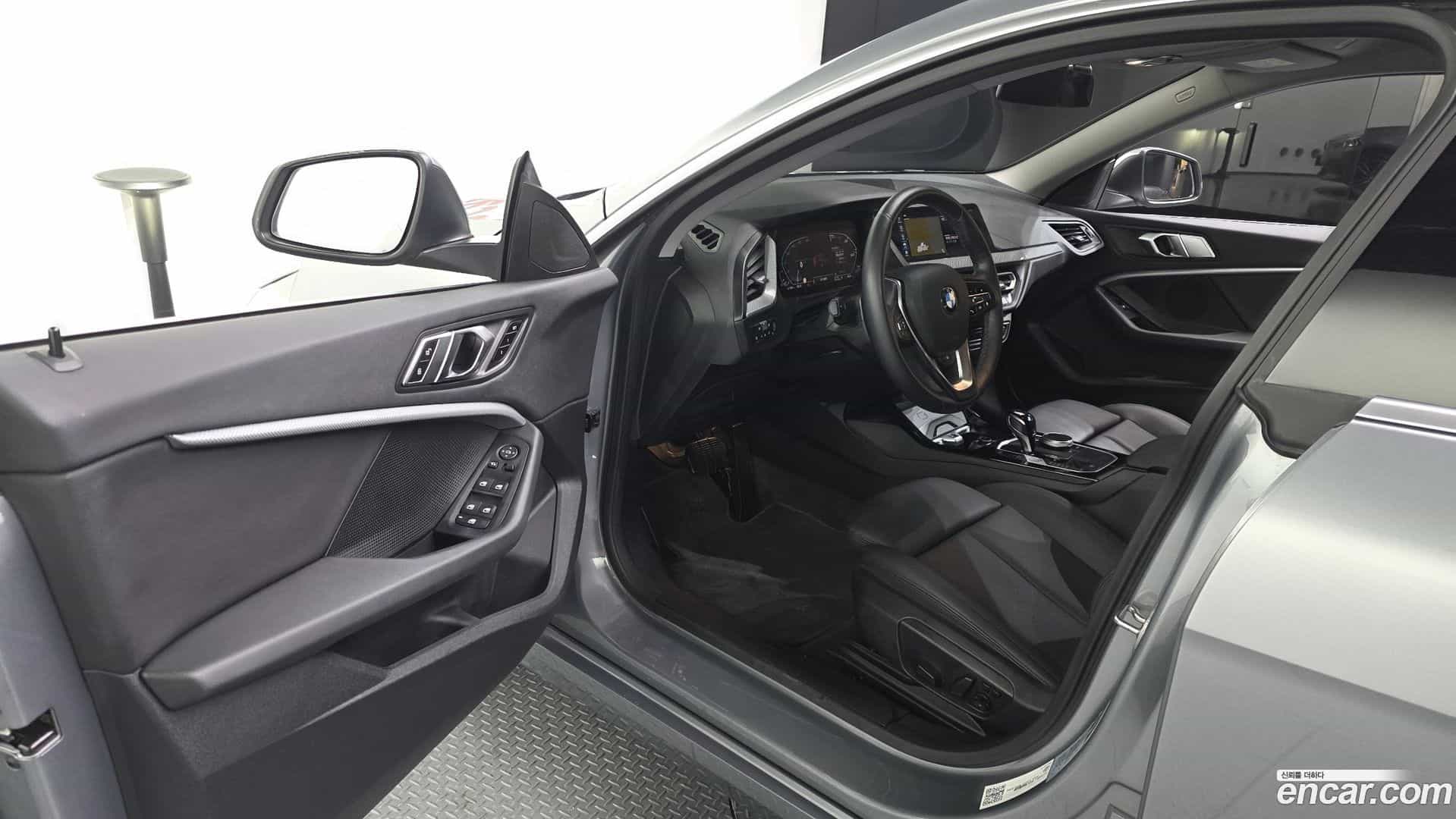 2-Series BMW 2022.5-INNER-010