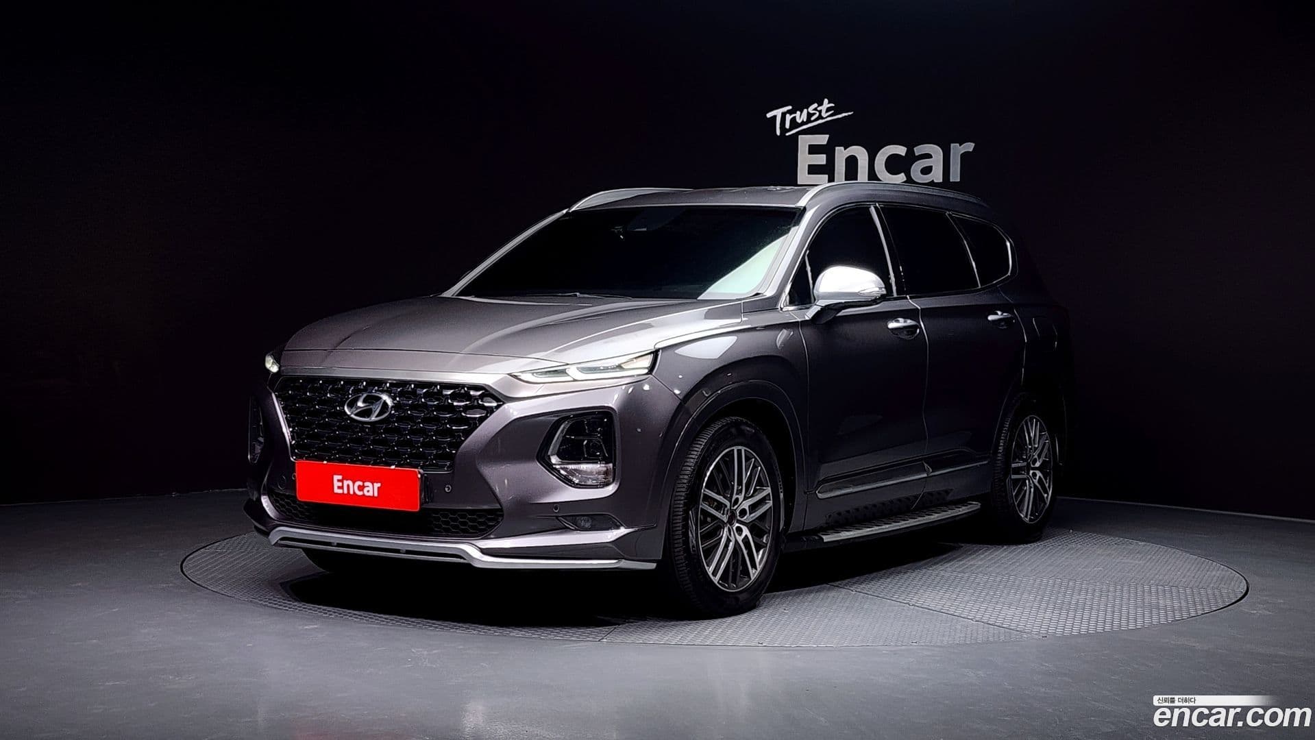 Main__Slider__Photo:Santafe Hyundai 2018.8-0