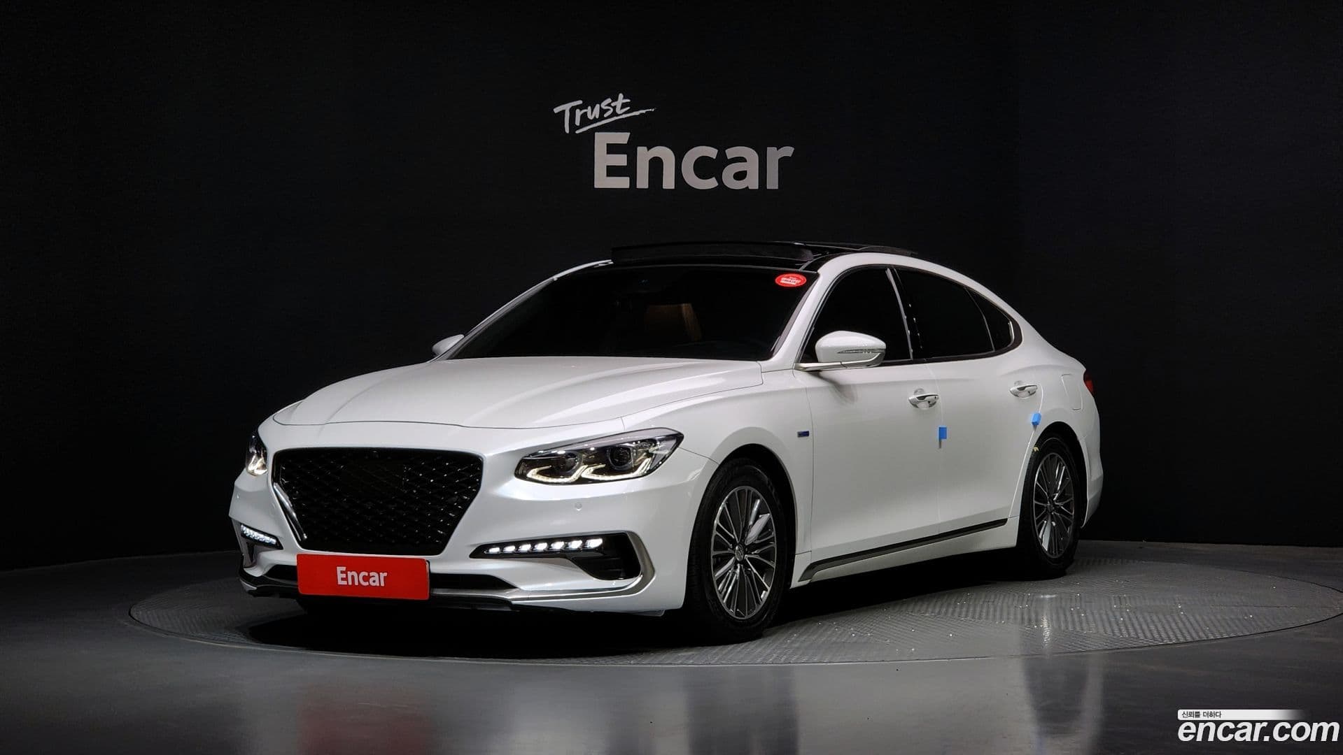 Main__Slider__Photo:Grandeur Hyundai 2018.6-0