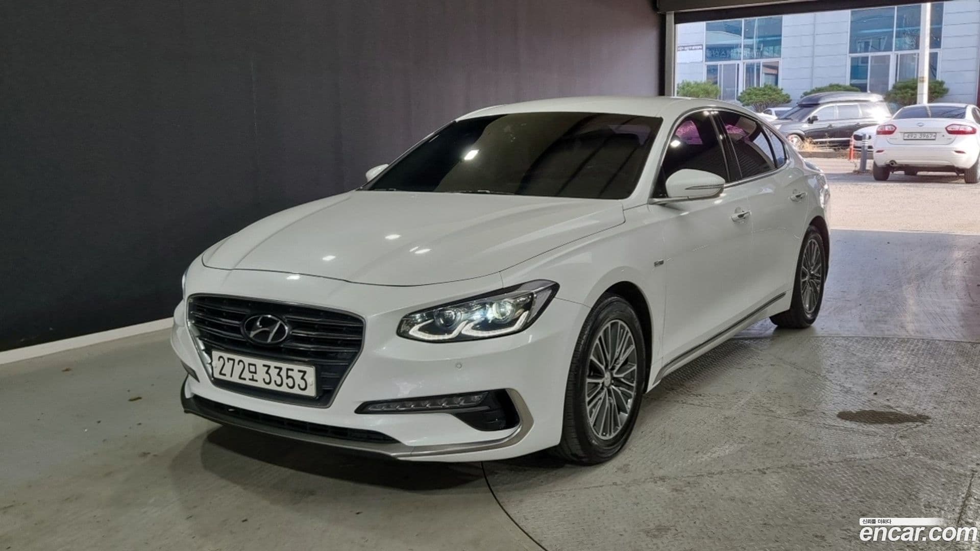 Main__Slider__Photo:Grandeur Hyundai 2018.1-0