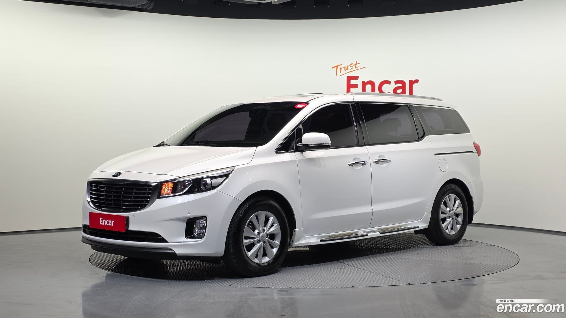 Main__Slider__Photo:Canival Kia 2017.6-0