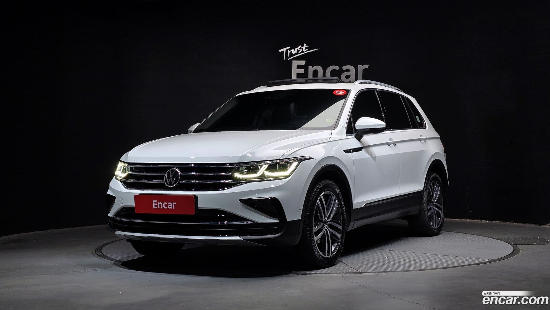 Main__Slider__Photo:Tiguan Volkswagen 2021.7-0