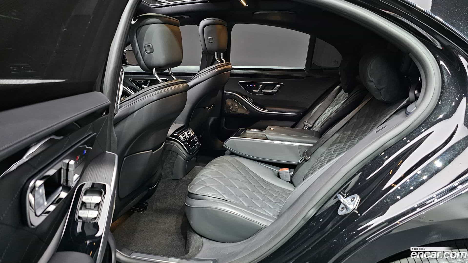 S-Class Mercedes-Benz 2023.4-OPTION-016