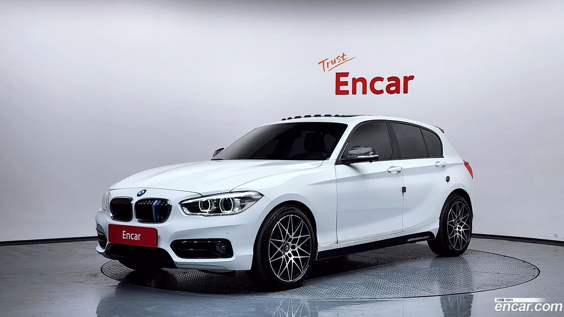 Main__Slider__Photo:1-Series BMW 2016.3-0