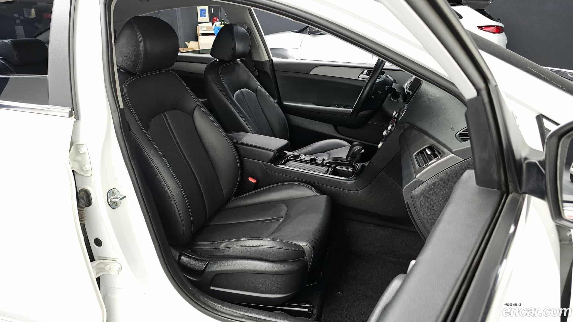 Sonata Hyundai 2018.3-INNER-010