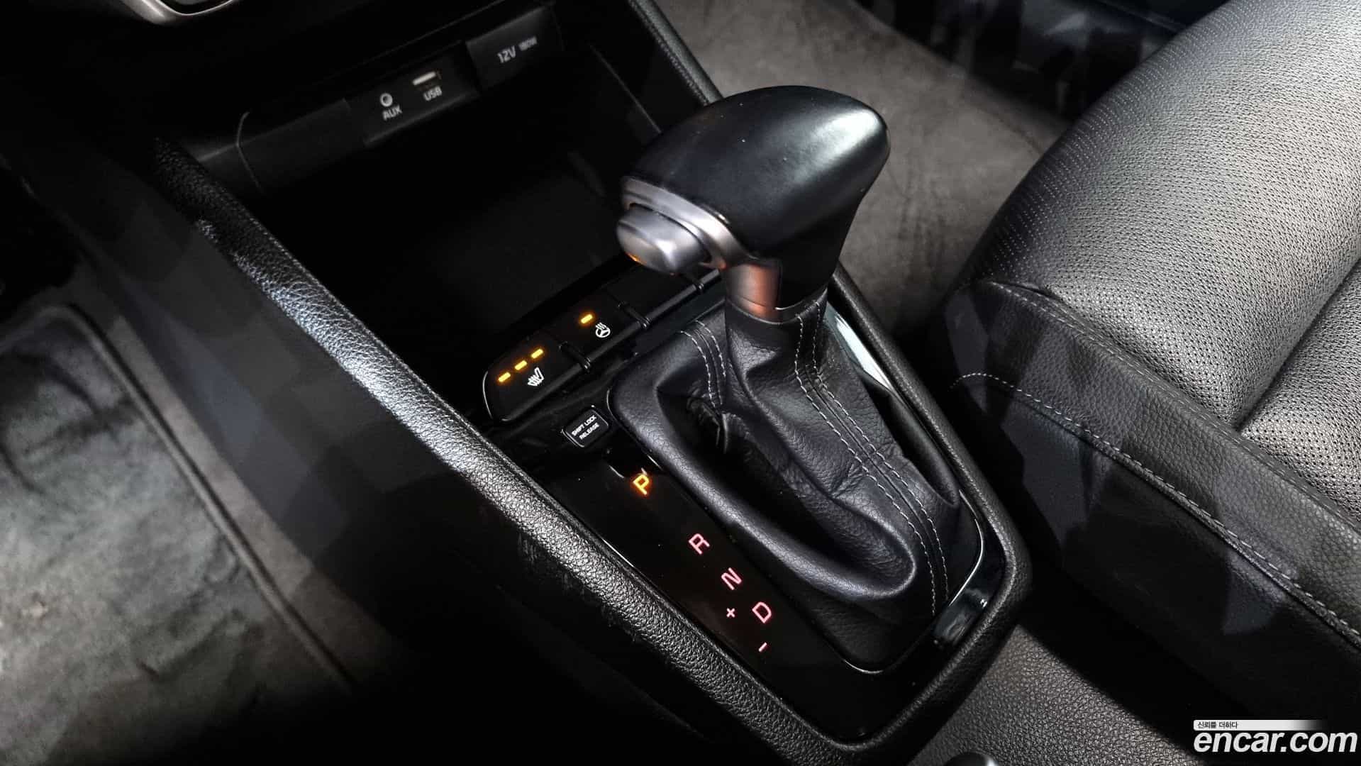 Stonic Kia 2017.10-INNER-009