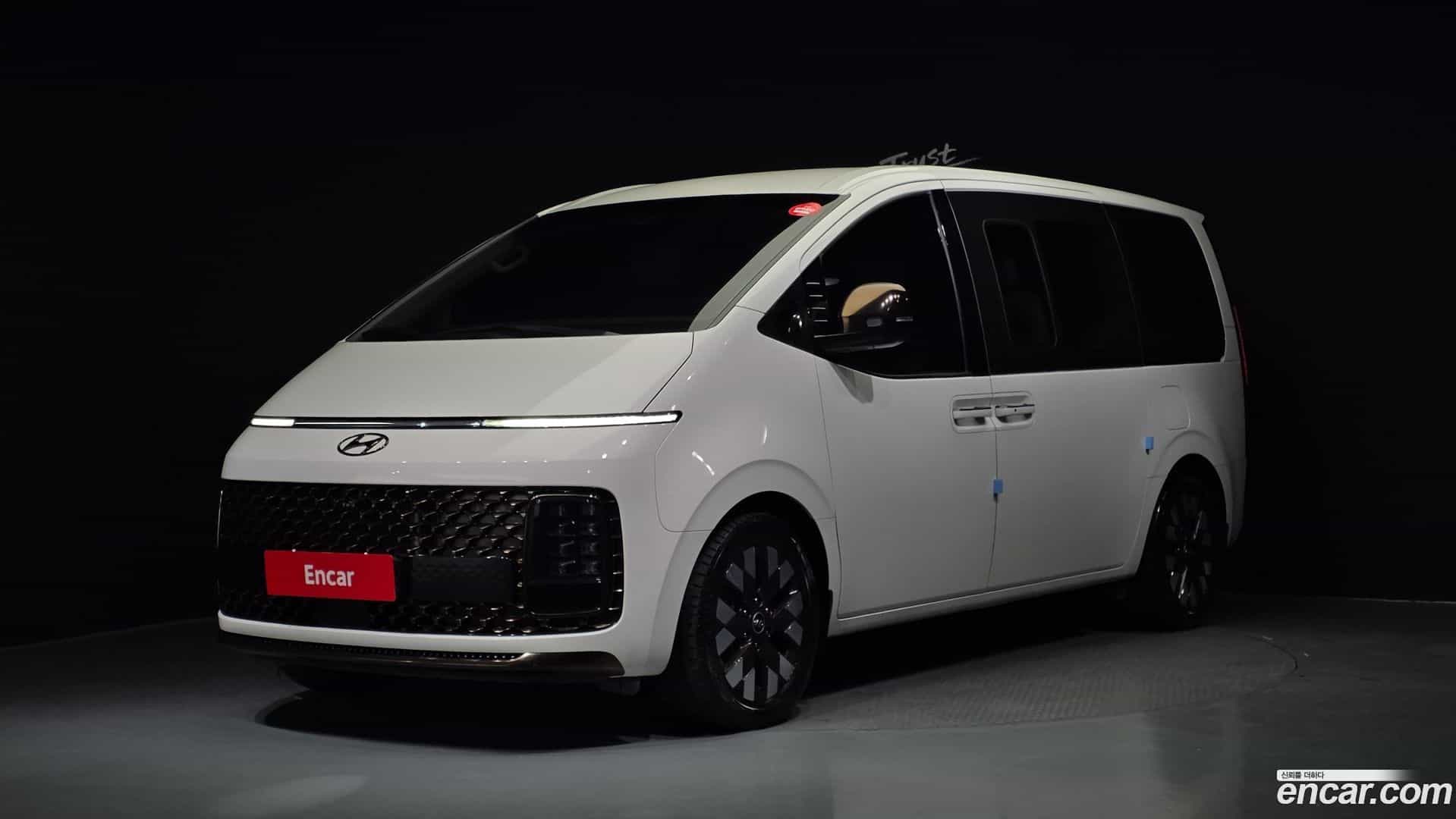 Staria Hyundai 2021.10-OUTER-001