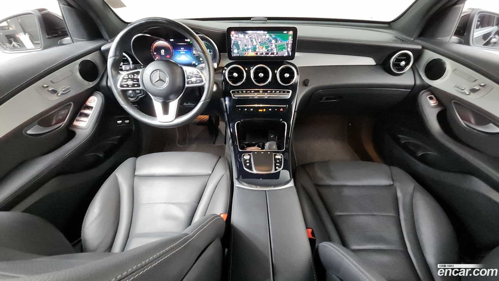 GLC-Class Mercedes-Benz 2021.4-INNER-007
