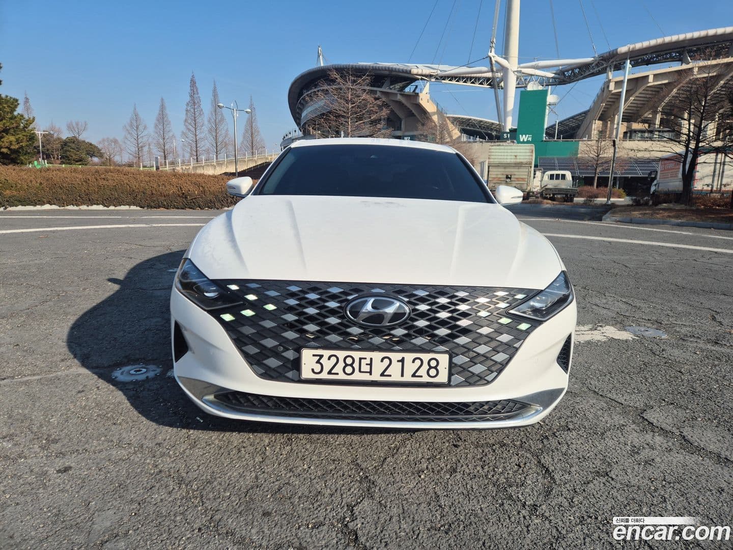 Main__Slider__Photo:Grandeur Hyundai 2021.10-0