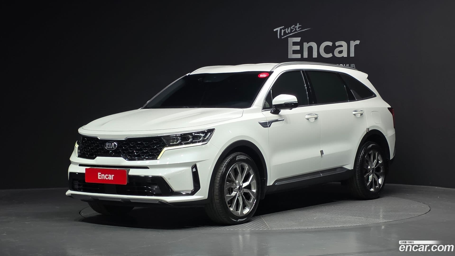 Main__Slider__Photo:Sorento Kia 2020.9-0