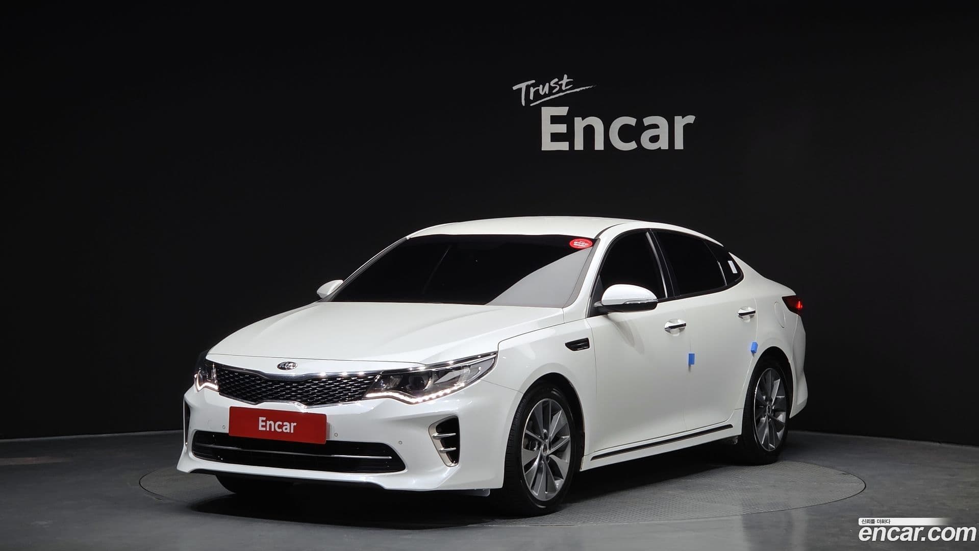Main__Slider__Photo:K5 Kia 2017.4-0