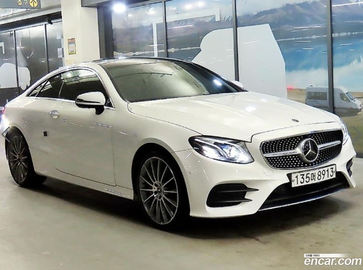 Main__Slider__Photo:E-Class Mercedes-Benz 2020.0-0